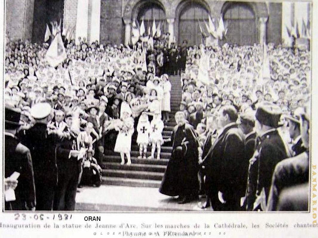 CA c- 06- Place du Sacre-Coeur et statue Jeanne d' Arc.jpg